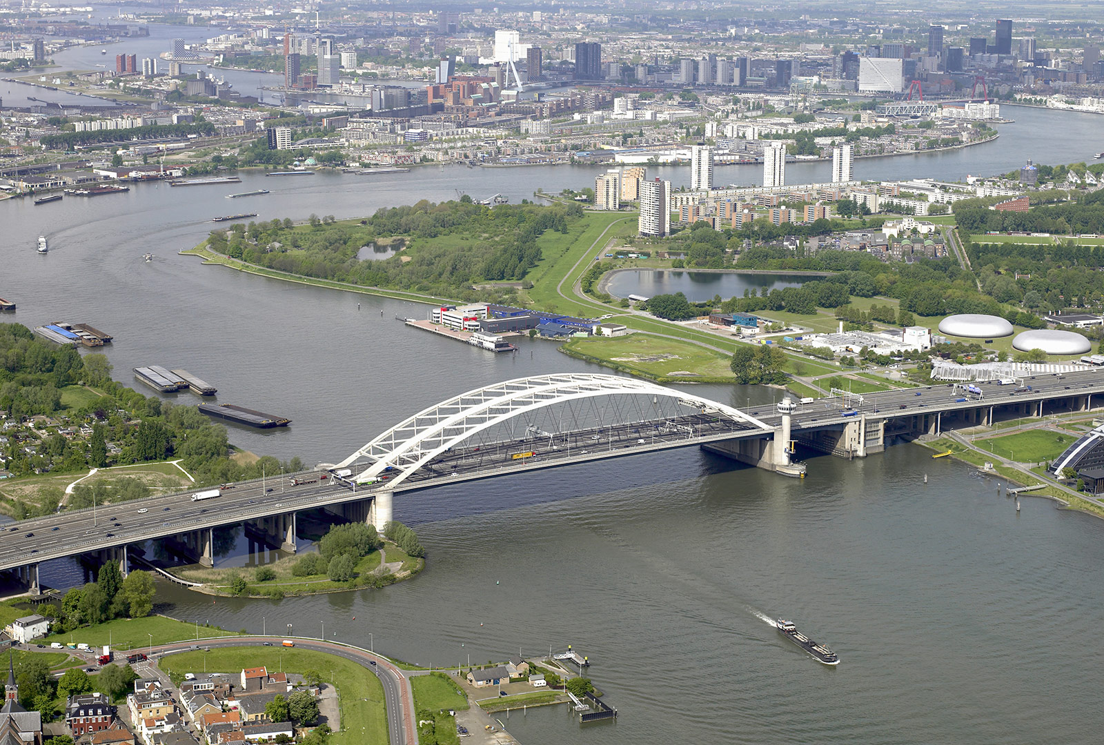 Softening the river banks of Rotterdam